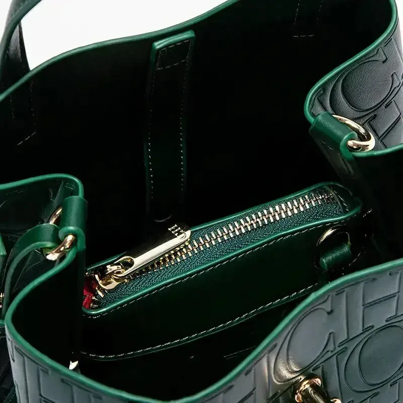 CH BUCKET BAG