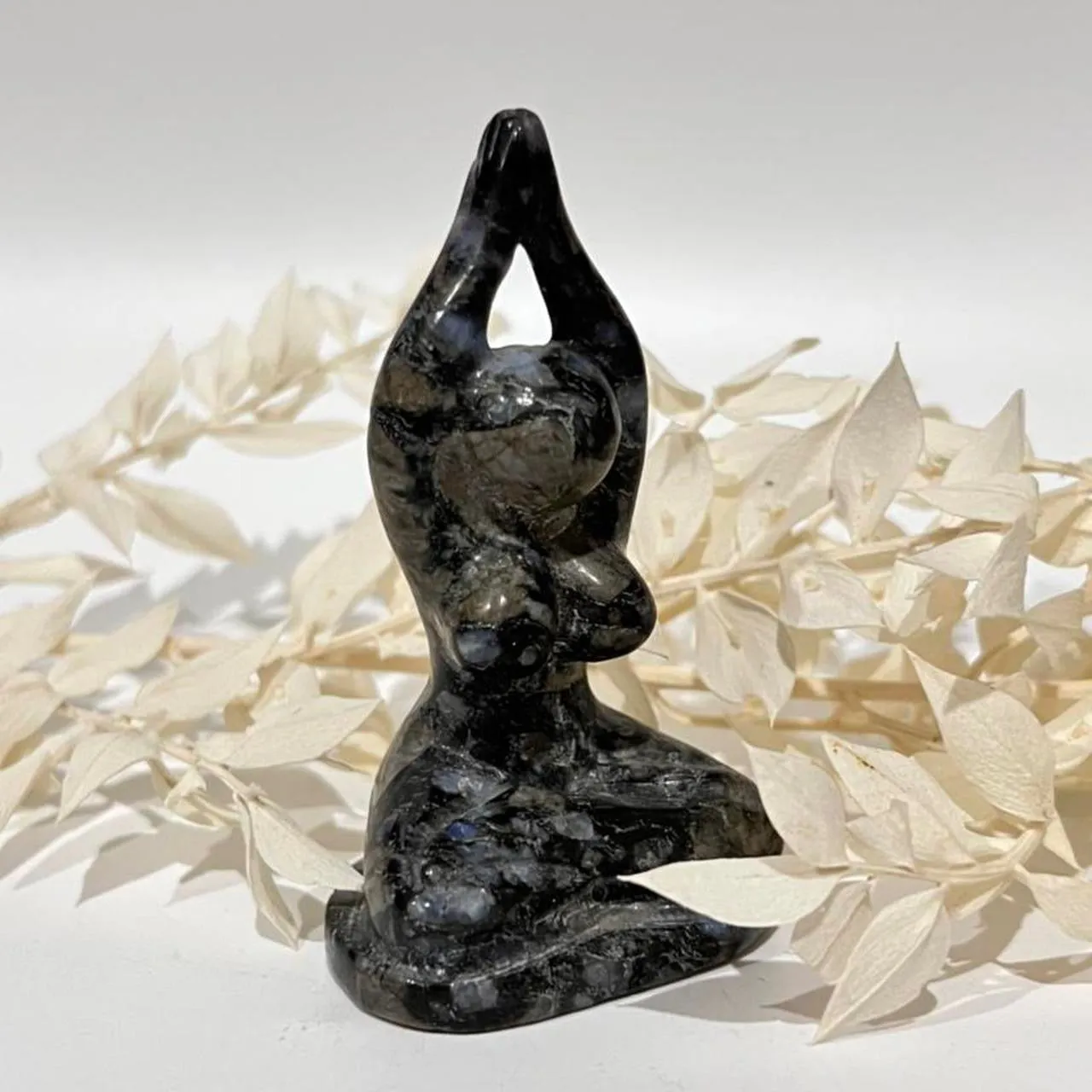 Que Sera Crystal Yoga Woman / Girl Crystal Carving