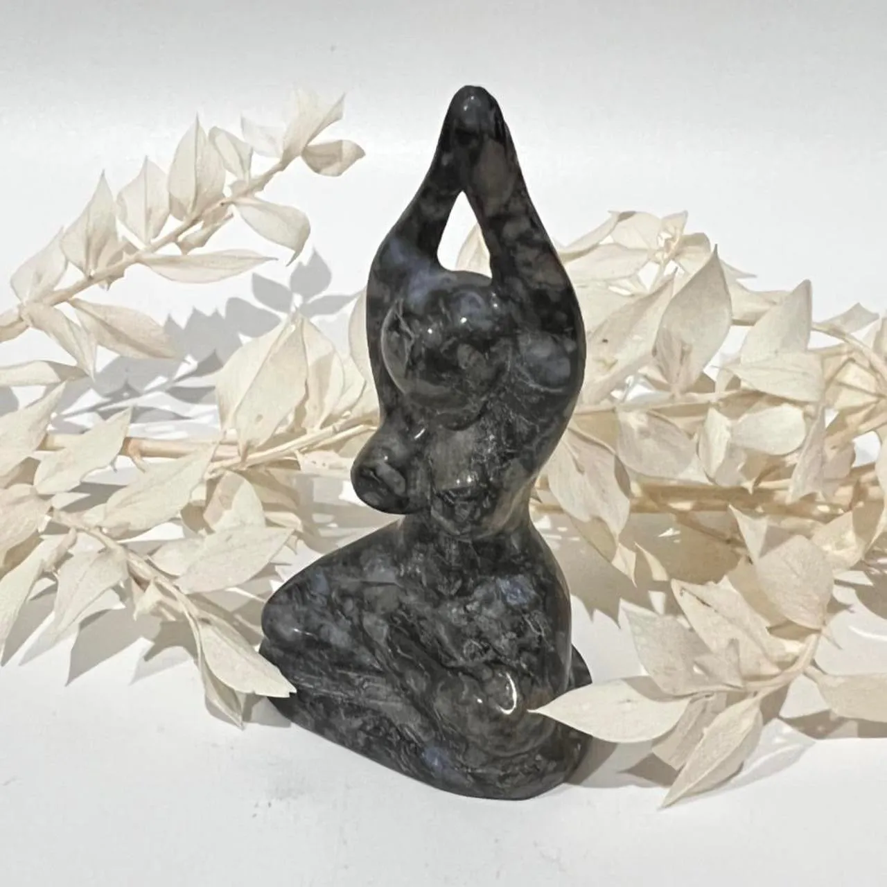 Que Sera Crystal Yoga Woman / Girl Crystal Carving