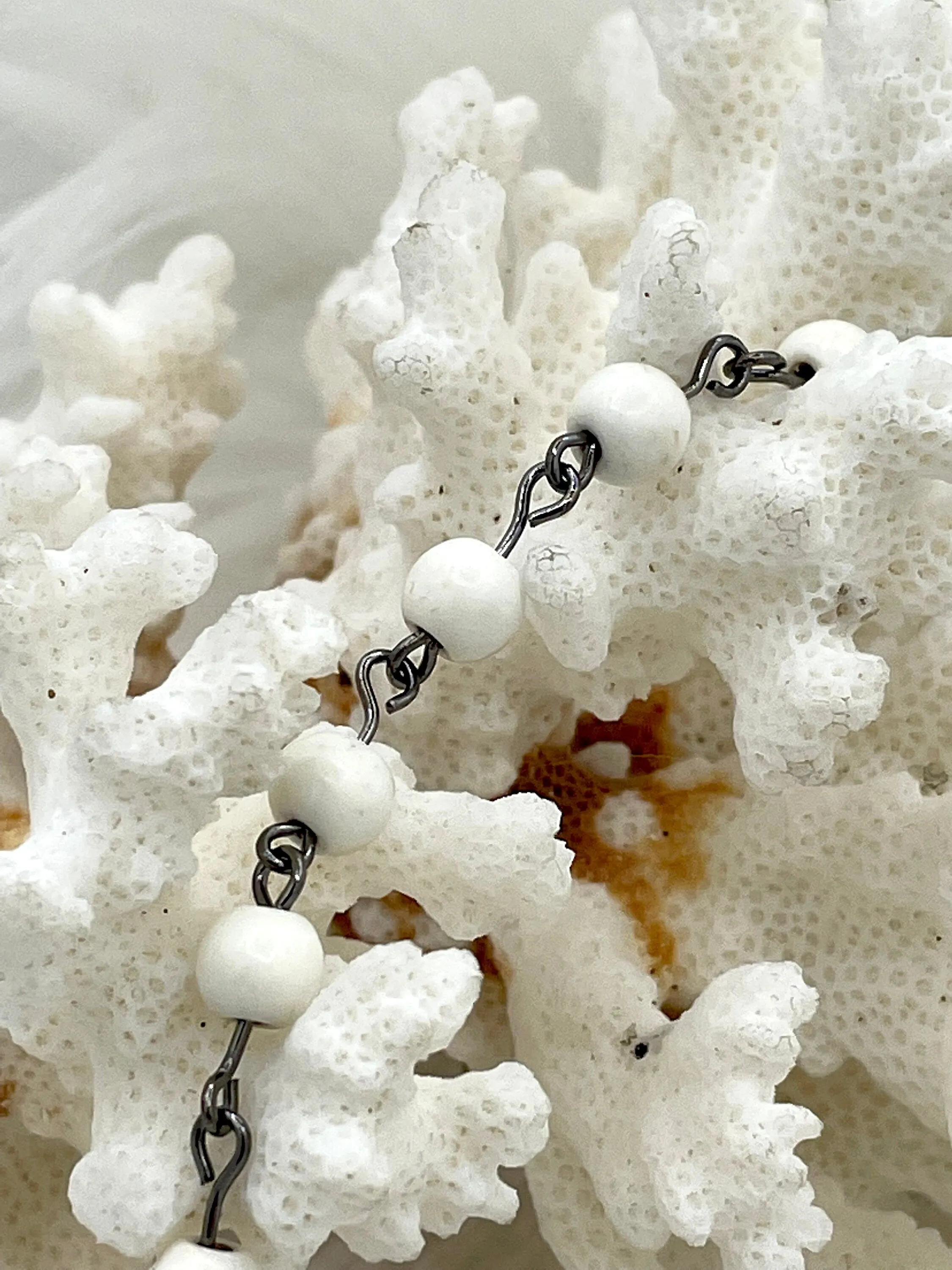 WHITE Howlite Rosary Chain, Gold, silver, bronze or gunmetal wire links, 6mm round stone bead chain 1 Meter (39 inches)